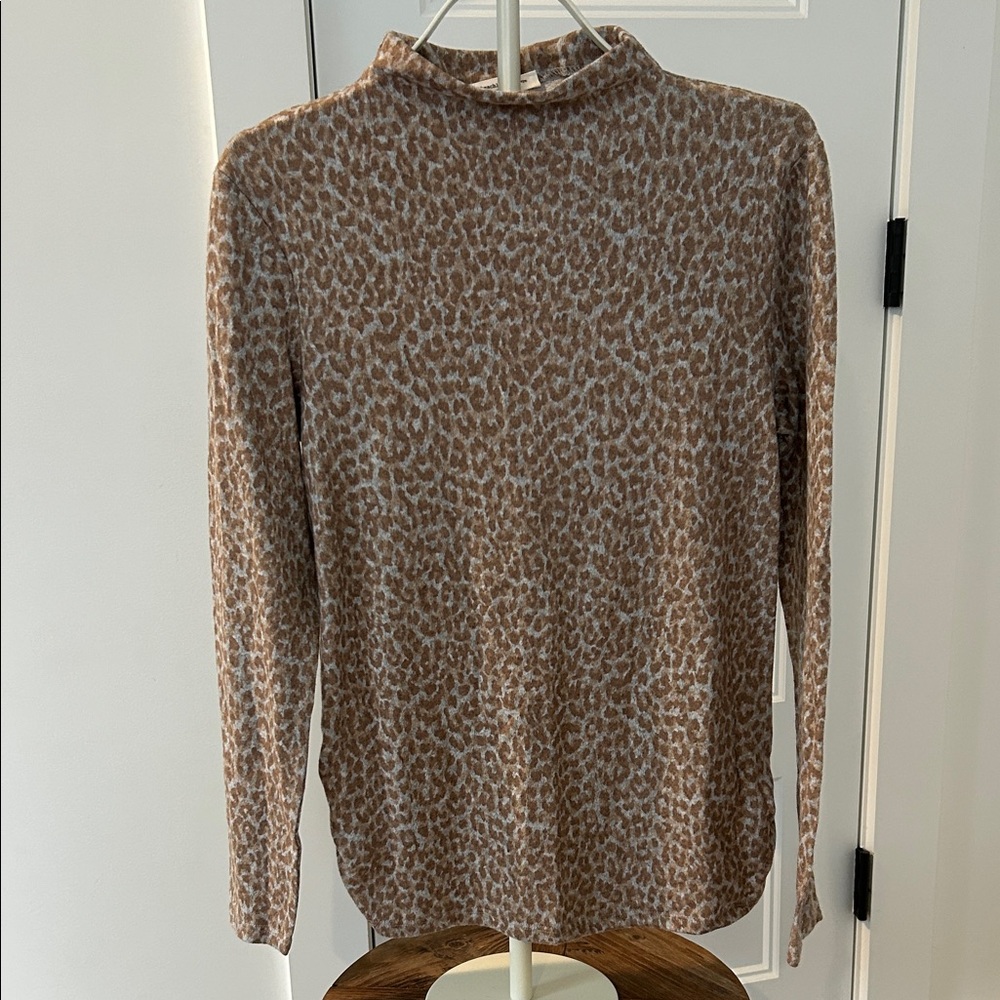 NWOT beachlunchlounge Brown Leopard Print Lightweight Sweater